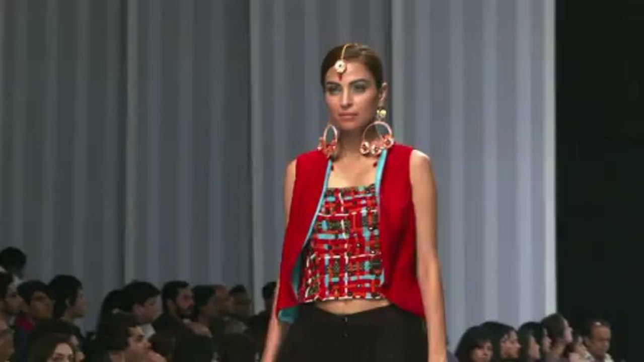 'Trademark style' at Pakistan Fashion Week