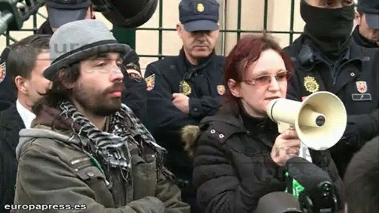 Sáenz de Santamaría critica los 'escraches'