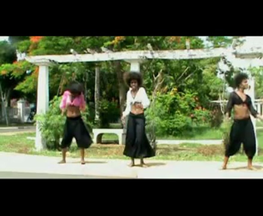 STELLA AFRO - Salegy Robot