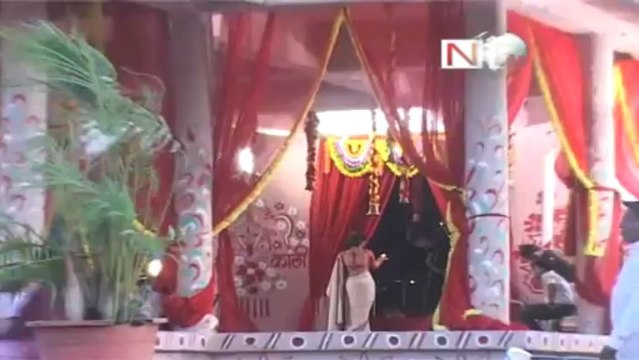 Pyara pyara meetha meetha laddoo for Pankhuri