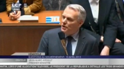 Ayrault s'énerve contre la droite "lamentable et indigne"