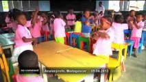 Katy Perry visits children in Madagascar in... - no comment