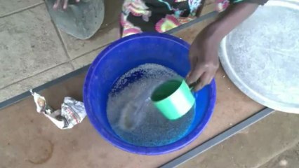 Au Kenya, un four collectif écolo et gratuit pour les habitants