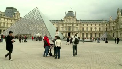 Grève au musée du Louvre contre les pickpockets