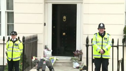 Filho de Thatcher agradece presença da rainha