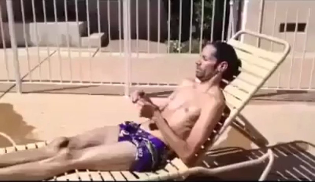 Parodia wędkarza i dużej ryby