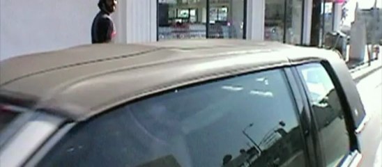 Bansky: Exit Through The Gift Shop (Official Trailer)