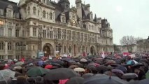 Manifestazione contro omofobia a Parigi