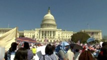 Thousands rally for immigration reform