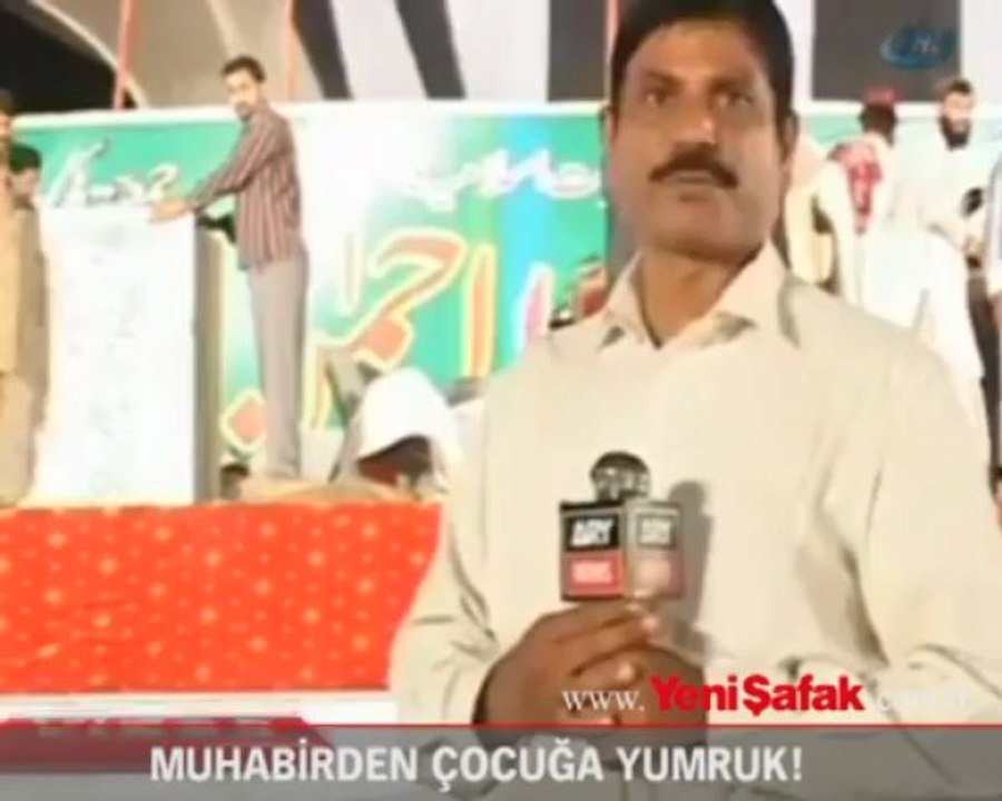 Muhabirden çocuğa yumruk!