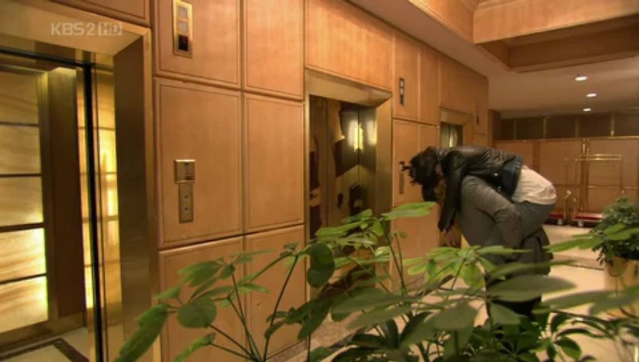 A_Love_To_Kill_05-001