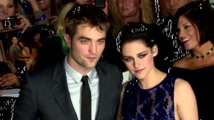 Download Video: Robert Pattinson Gifts Kristen Stewart a $46,000 Pen