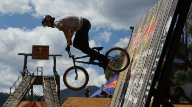 BIG BMX - Dirt competition in Australia - Red Bull Dirt Pipe 2011