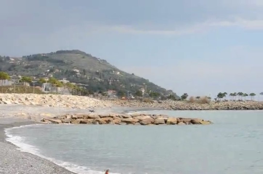 San Remo 2013 Hayley et les vagues :-))