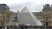 France's Louvre reopens after strike