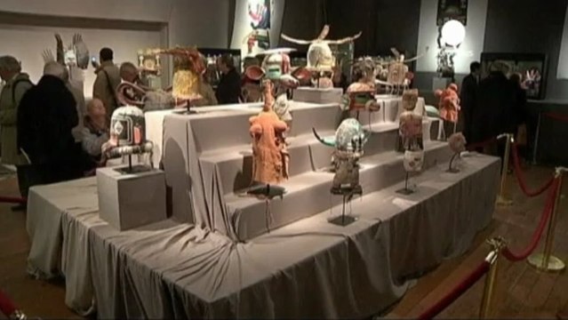 Les Indiens Hopis contre une vente aux enchères à Paris