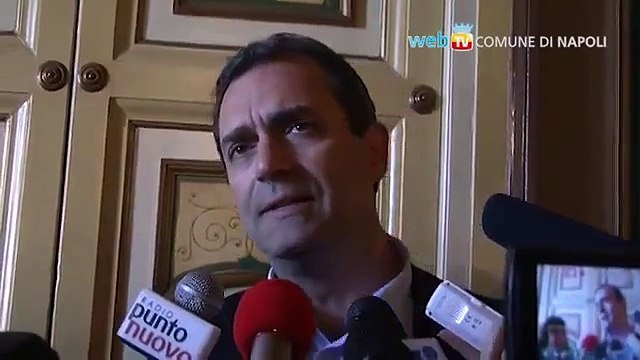 Napoli - De Magistris su manifestazione commercianti e indagine suoli Bagnoli (11.04.13)