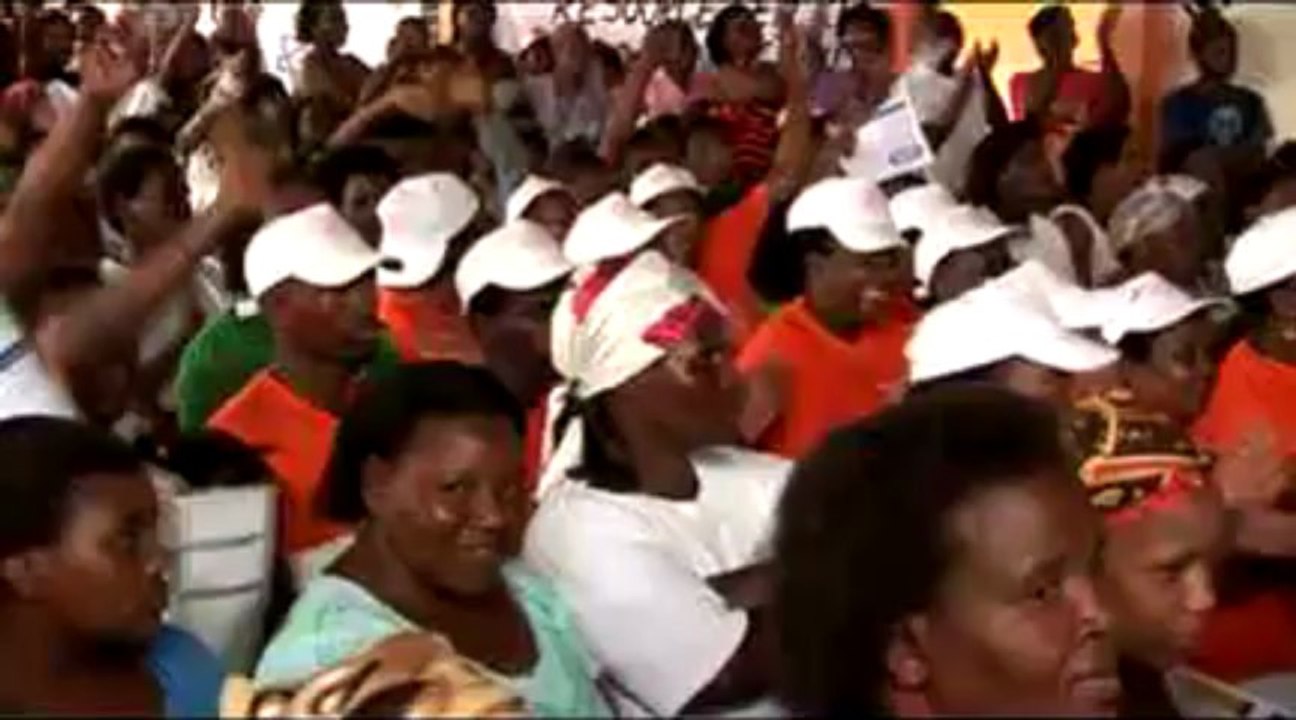 Emma Thompson visits ActionAid projects in South Africa