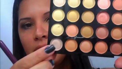 Maquiagem Dourada com Preto