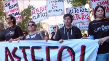 Yunanistan'da evsizler gösteri düzenledi