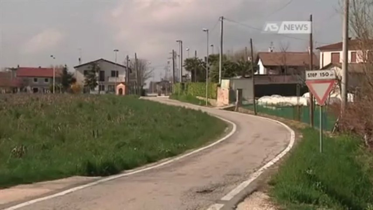 MANIACO IN RESTERA MOLESTA 3 RAGAZZE