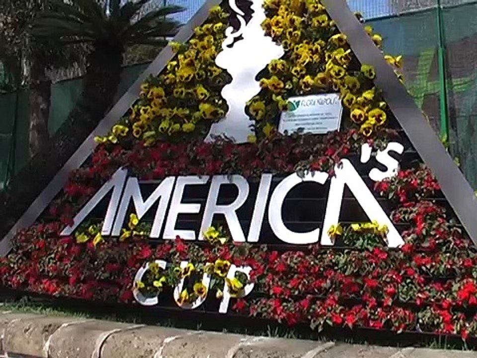 Napoli - L'America's Cup e la protesta dei disoccupati Bros (12.04.13)