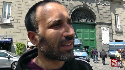 Napoli - Disoccupati sul tetto di Palazzo San Giacomo (12.04.13)