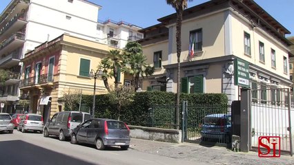 Giugliano (NA) - Rrapina vicno a scuola (12.04.13)