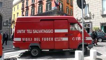 Napoli - Disoccupati Bros sul tetto del Comune (12.04.13)