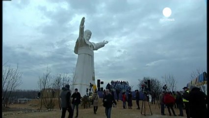 Pope John Paul II statue unveiled