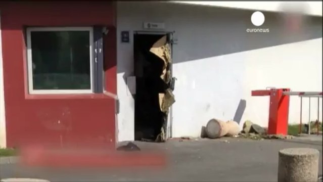 Prisoner blasts his way out of prison