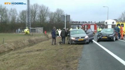 Moeder en kinderen gewond na remmen voor eend - RTV Noord