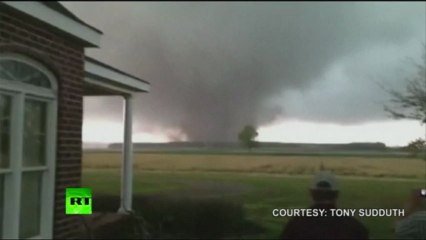 Video: Giant tornado sweeps across Mississippi