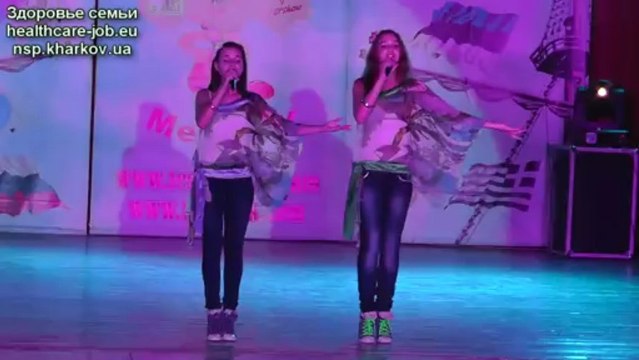 Поют дети - песню Купалинка исполняет дуэт A'n'A bell, г.Донецк