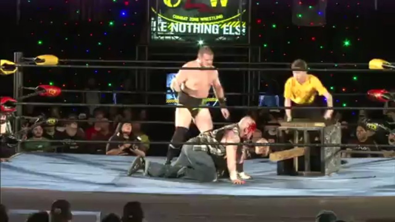 WWDELUXE-C-Zet-W.05.04.2013C-Z-W-Wrestle-Con._2