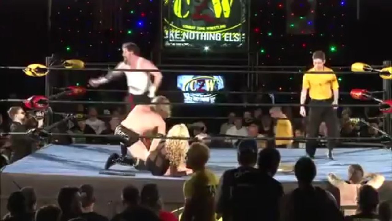 WWDELUXE-C-Zet-W.05.04.2013C-Z-W-Wrestle-Con._3