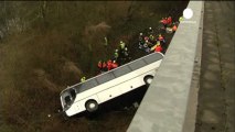 Cinco muertos al estrellarse un autobús con escolares...