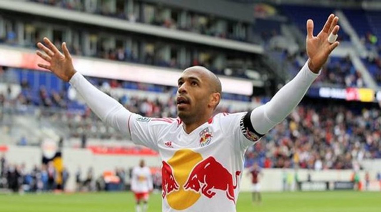 La spéciale Thierry Henry pour un but de folie !