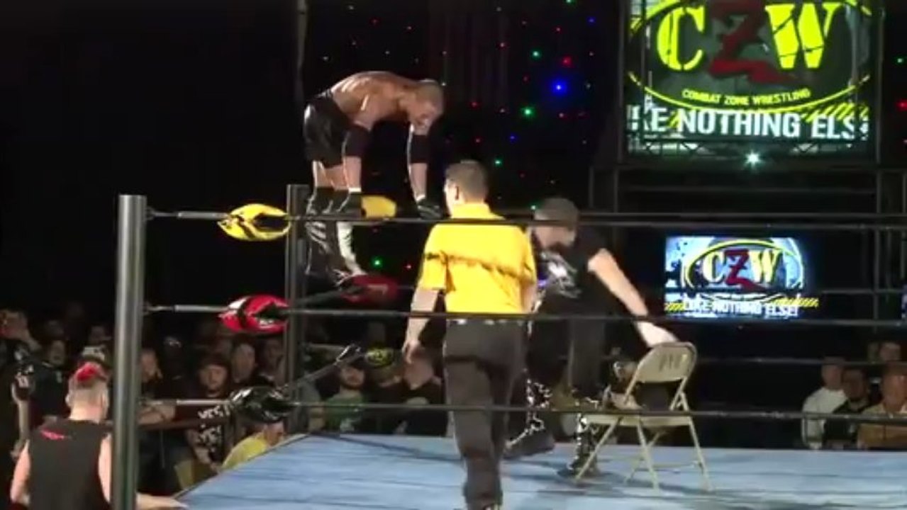 WWDELUXE-C-Zet-W.05.04.2013C-Z-W-Wrestle-Con._6