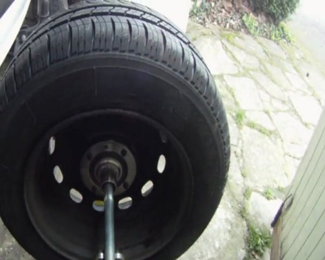 Equilibrer et monter ses pneus auto ou moto soi-même - Vidéo Dailymotion