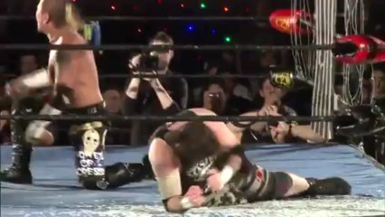 WWDELUXE-C-Zet-W.05.04.2013C-Z-W-Wrestle-Con._9