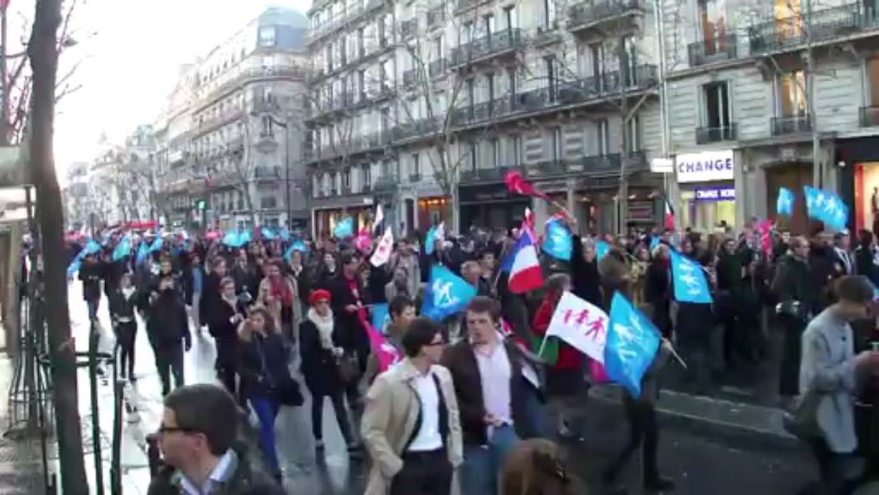 défilé sur le Bd St Germain