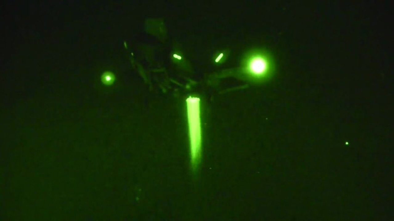 F-35 atterrissage vertical en nocturne