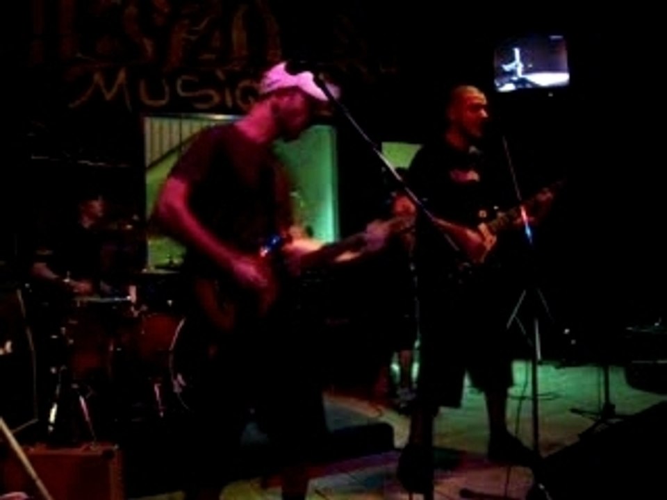 straighten things out live