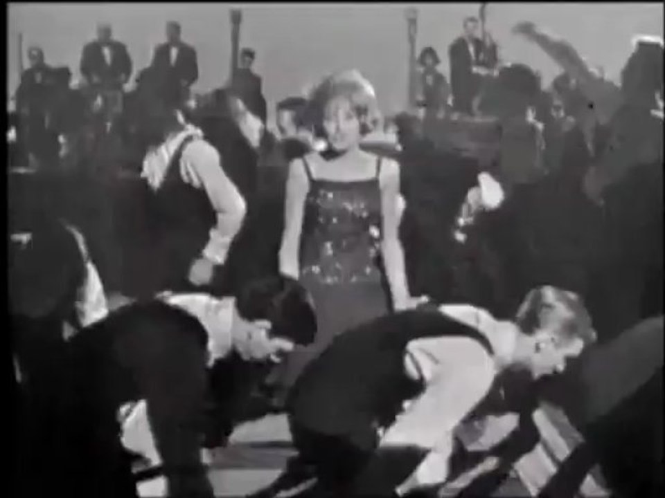Mina Moliendo cafè (1962)