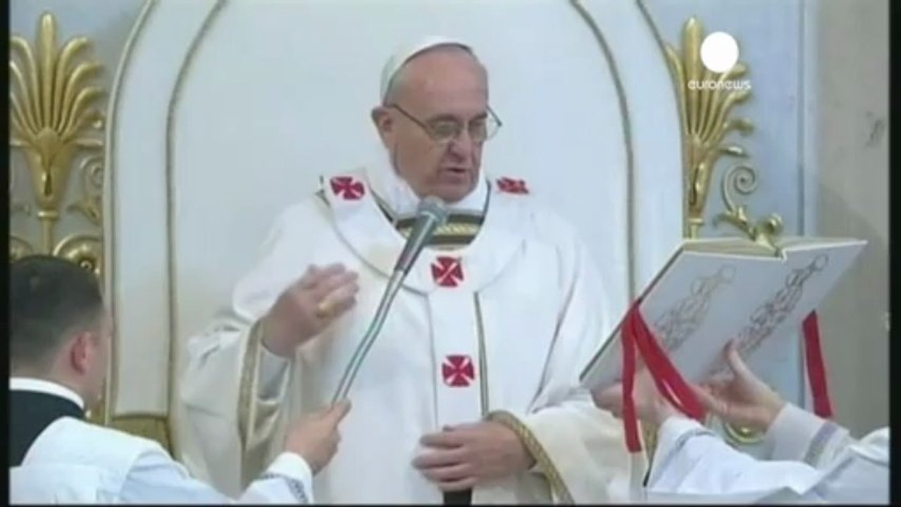 Pope sets up cardinal group on Vatican reform