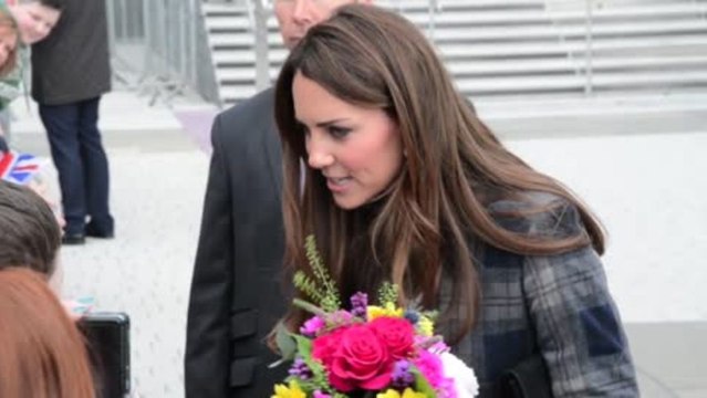 La Duchesse de Cambridge Kate Middleton regarde les Kardashian