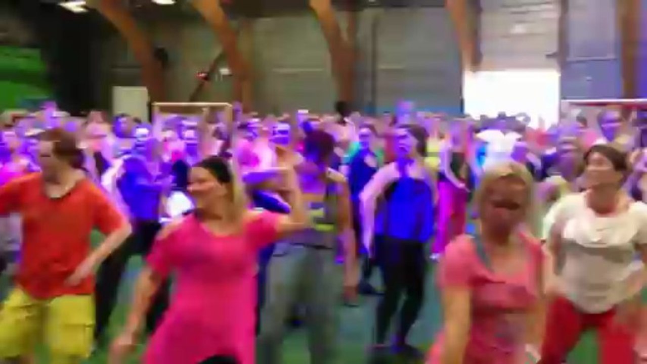 ZUMBA FITNESS DAY AVEC SANDRA ZUMBA . TONIGHT FRANCE PARTENAIRE