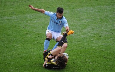 La grossière faute d'Agüero sur David Luiz !