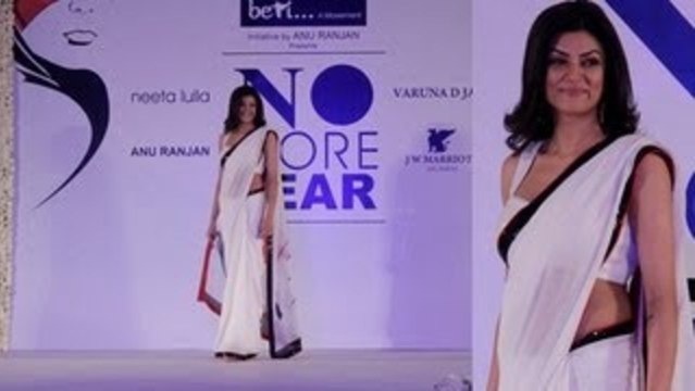 Sushmita Sen Walks The Ramp @ BETI Fashion Show 2013 !